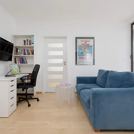 Black And Blue In With Desk And Parking By Renters *