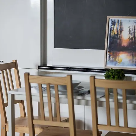 Apartamento Black And Blue In With Desk And Parking By Renters *